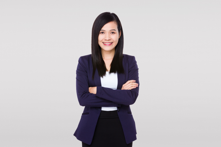 young-businesswoman-EX9GPMT-1.jpg